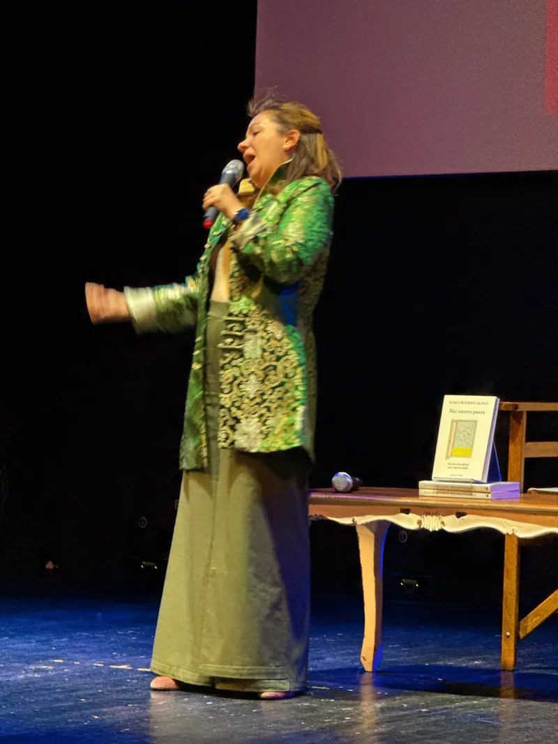 Maria Beatrice Alonzi presenta "Hai ancora paura" a Brescia — Teatro Der Mast (foto 2 di 3)