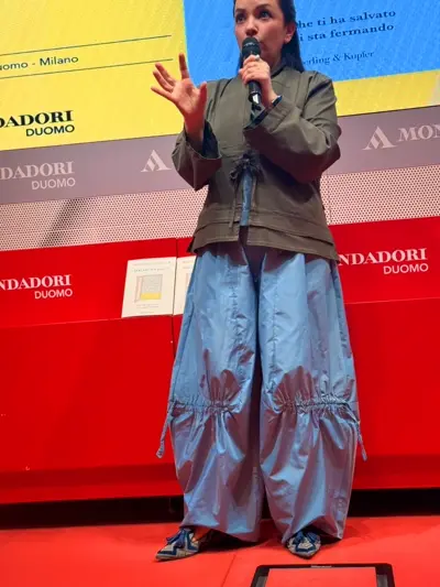 Maria Beatrice Alonzi presenta "Hai ancora paura" a Milano — Mondadori Duomo (foto 1 di 4)