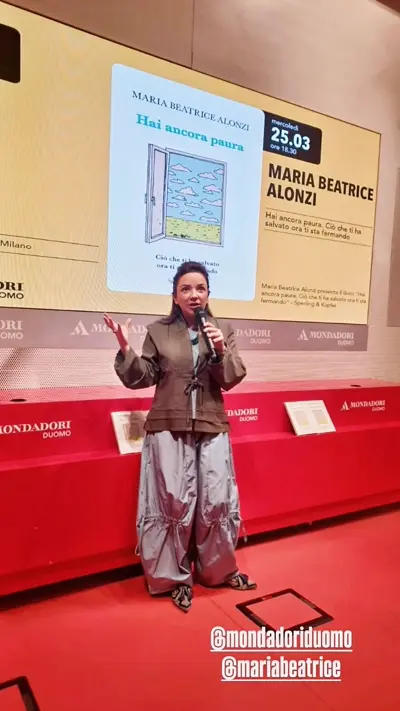 Maria Beatrice Alonzi presenta "Hai ancora paura" a Milano — Mondadori Duomo (foto 2 di 4)