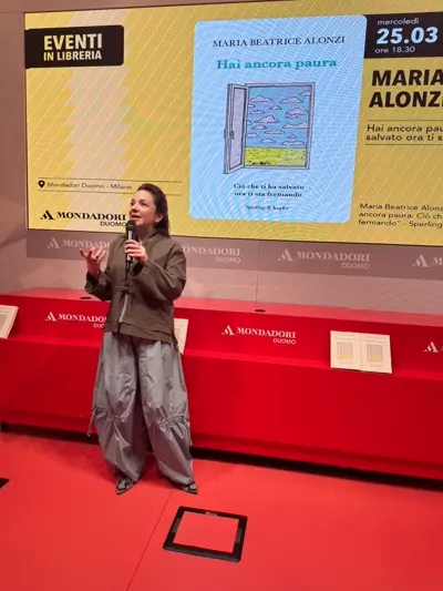 Maria Beatrice Alonzi presenta "Hai ancora paura" a Milano — Mondadori Duomo (foto 4 di 4)