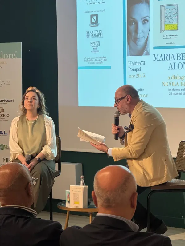 Maria Beatrice Alonzi presenta "Hai ancora paura" a Pompei — Hotel Habita79 (foto 1 di 19)