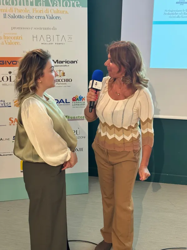 Maria Beatrice Alonzi presenta "Hai ancora paura" a Pompei — Hotel Habita79 (foto 17 di 19)