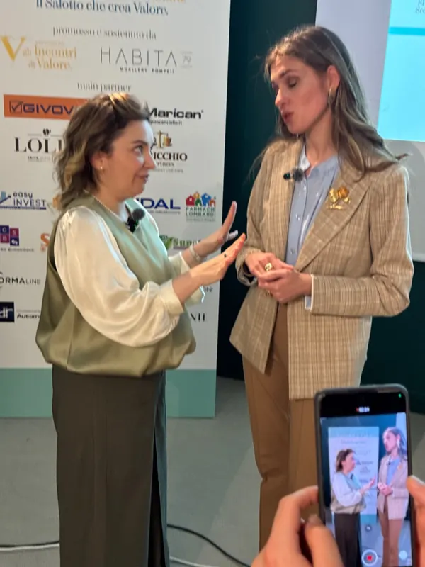 Maria Beatrice Alonzi presenta "Hai ancora paura" a Pompei — Hotel Habita79 (foto 19 di 19)