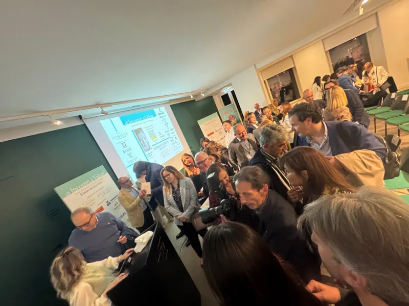 Maria Beatrice Alonzi presenta "Hai ancora paura" a Pompei — Hotel Habita79 (foto 8 di 19)