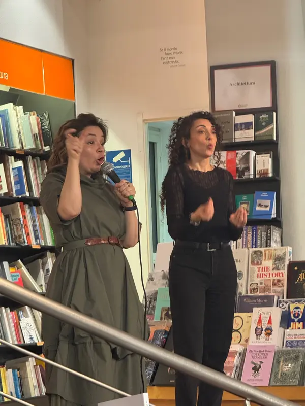 Maria Beatrice Alonzi presenta "Hai ancora paura" a Roma — Feltrinelli (foto 1 di 5)